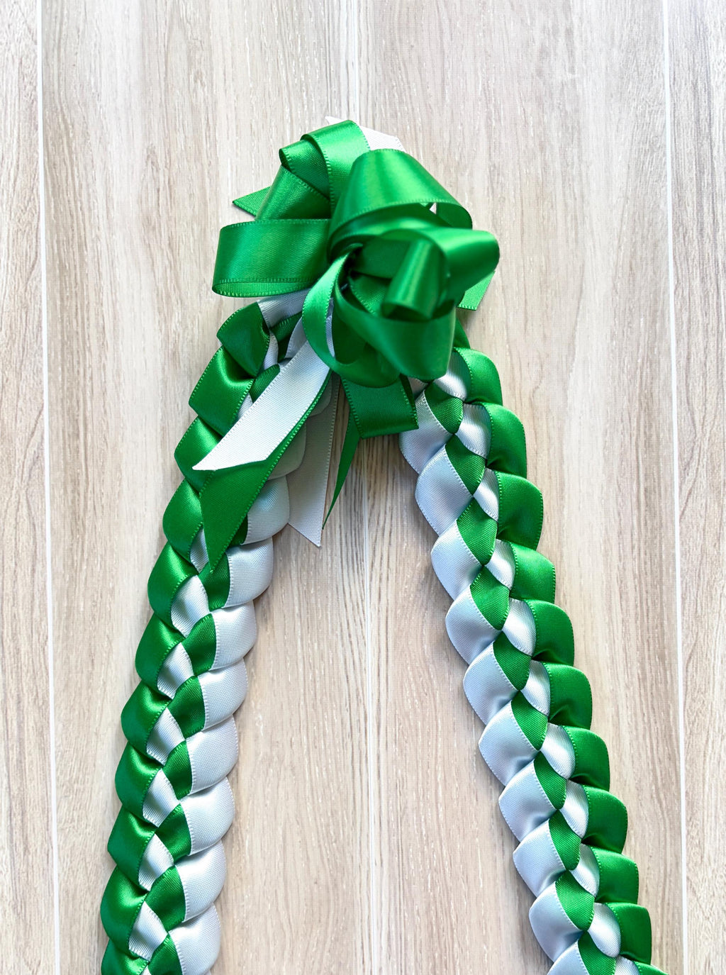 Emerald Green and White 5/8" Ribbon Lei