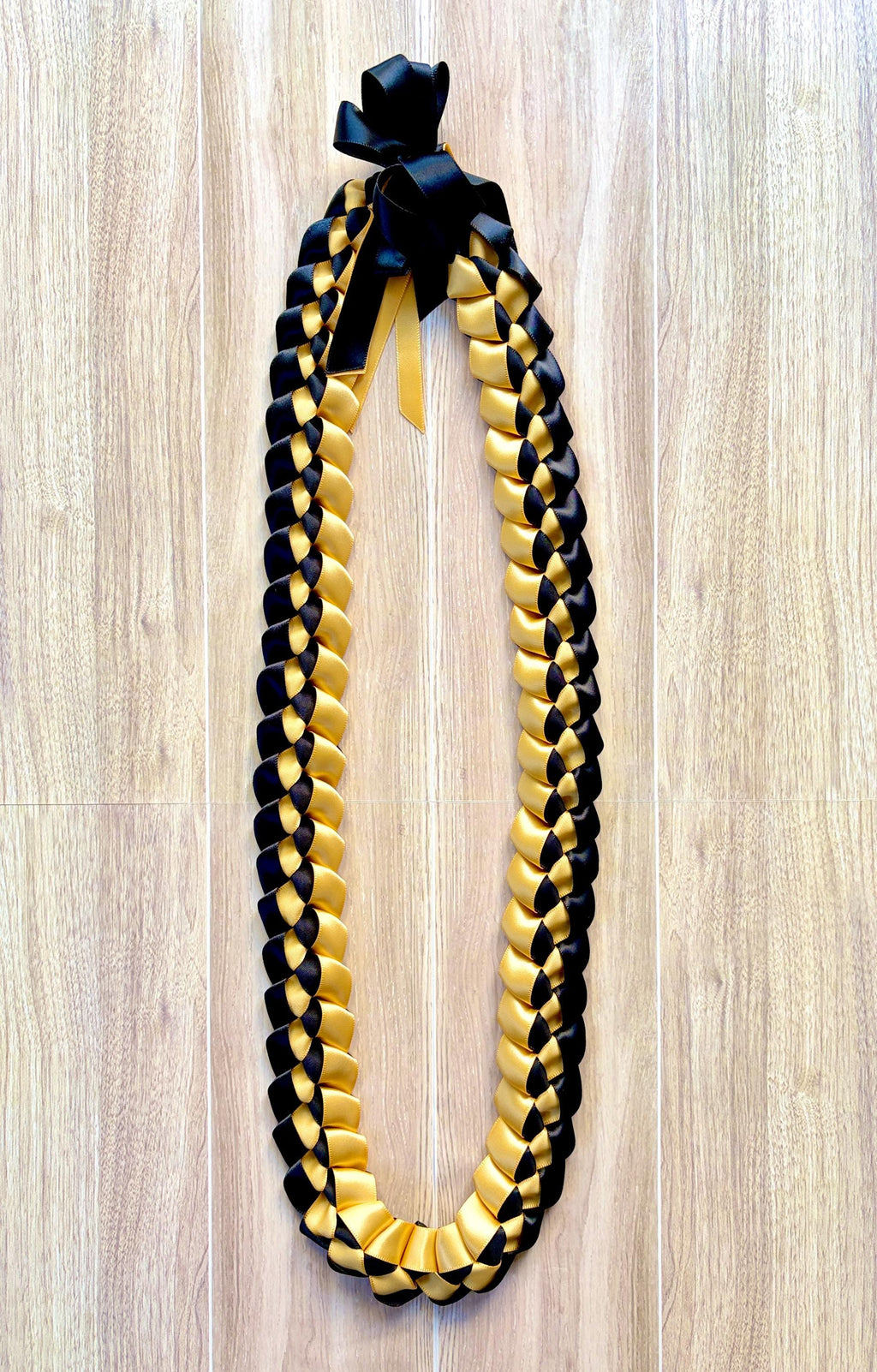 Black and Gold 5/8" Ribbon Lei