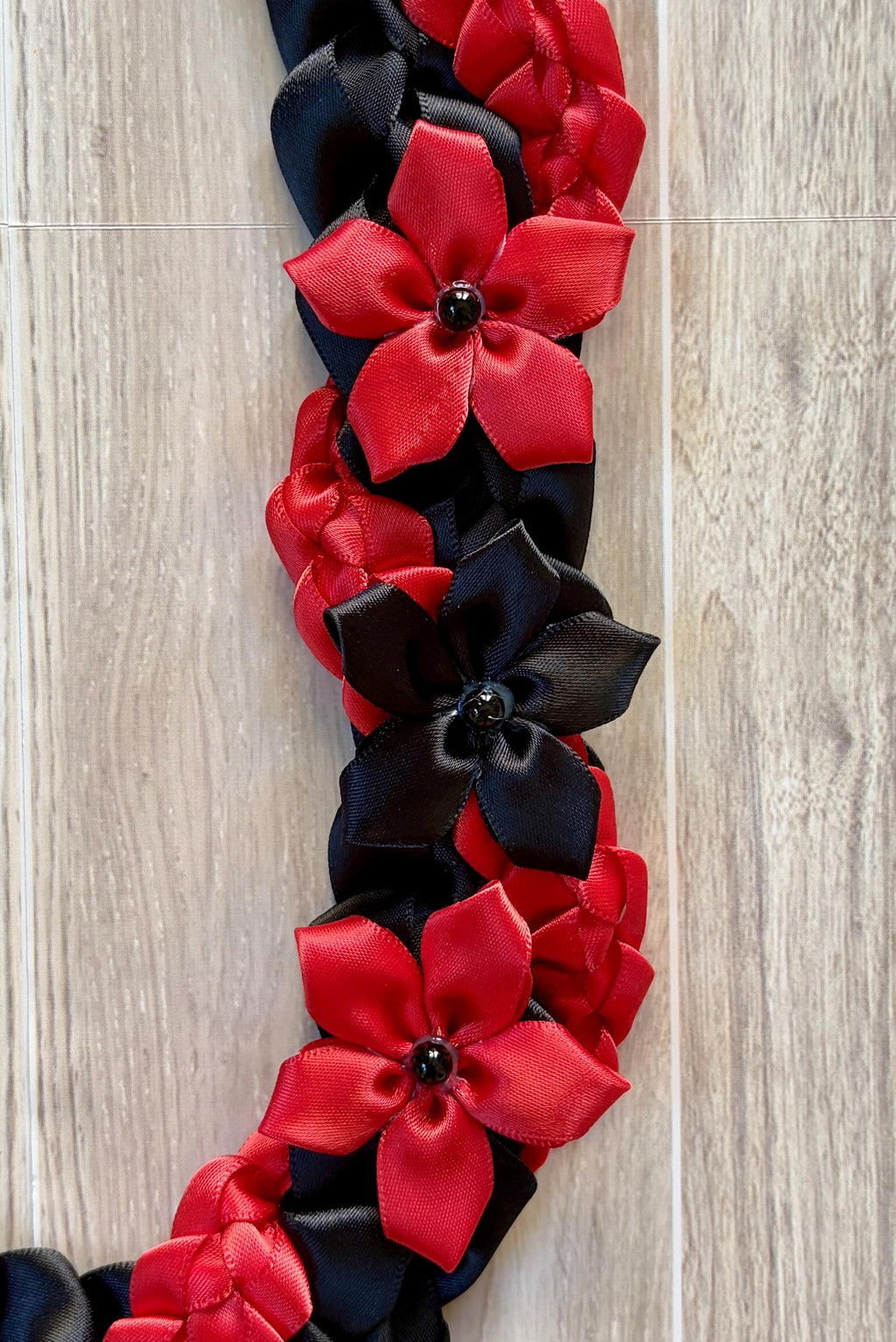 Black and Red Wrap Ribbon Lei