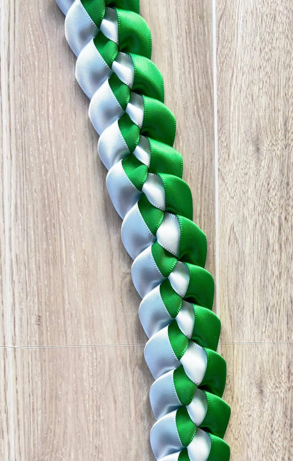 Emerald Green and White 5/8" Ribbon Lei