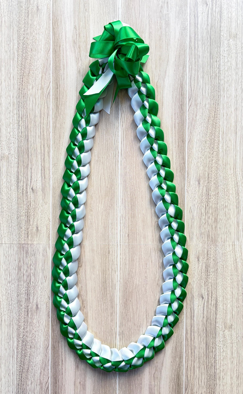 Emerald Green and White 5/8" Ribbon Lei