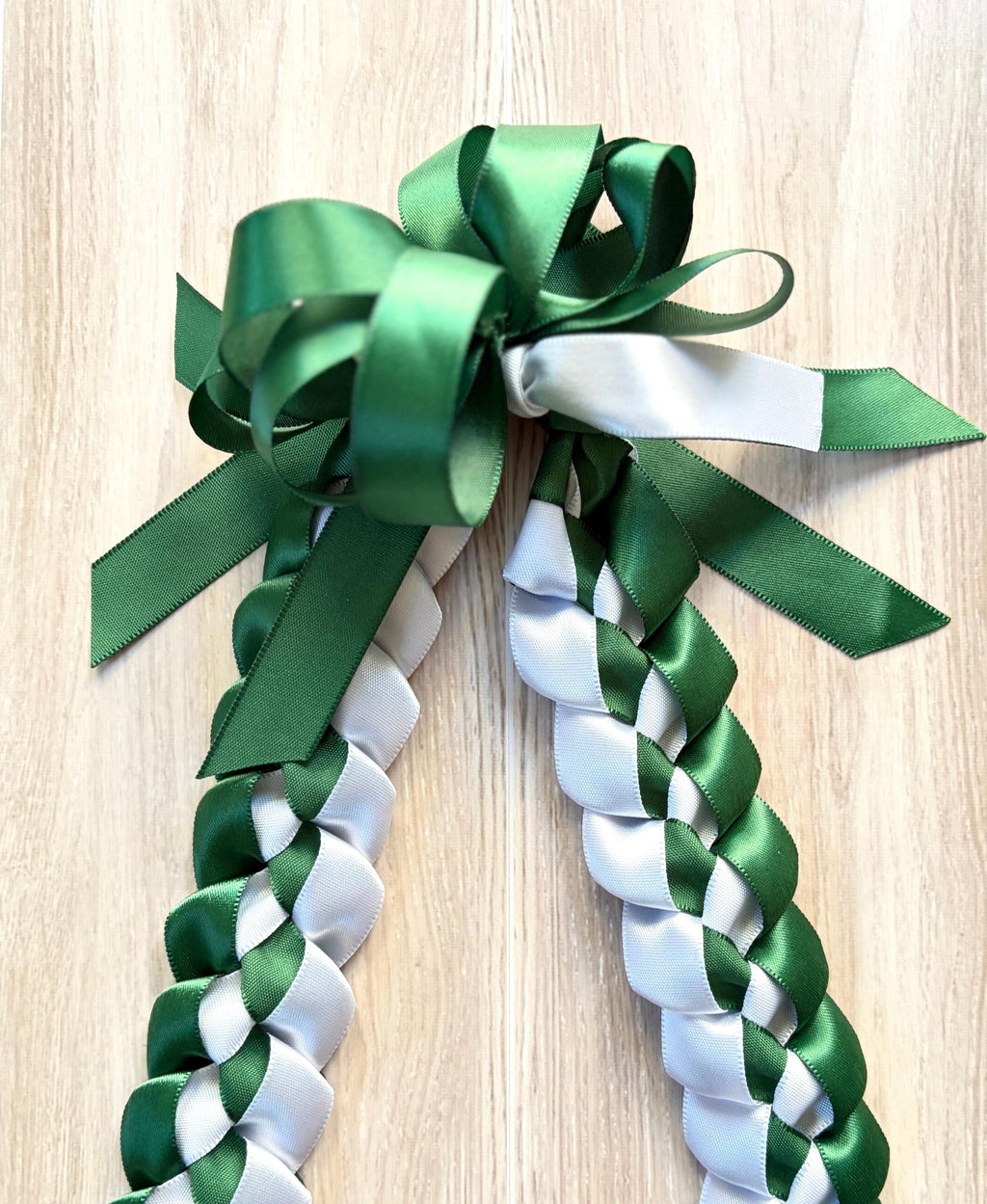 Forest Green and White 5/8" Ribbon Lei