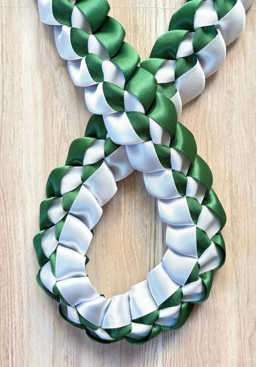 Forest Green and White 5/8" Ribbon Lei