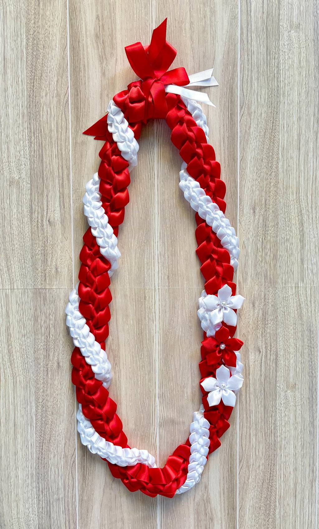 Red and White Wrap Ribbon Lei