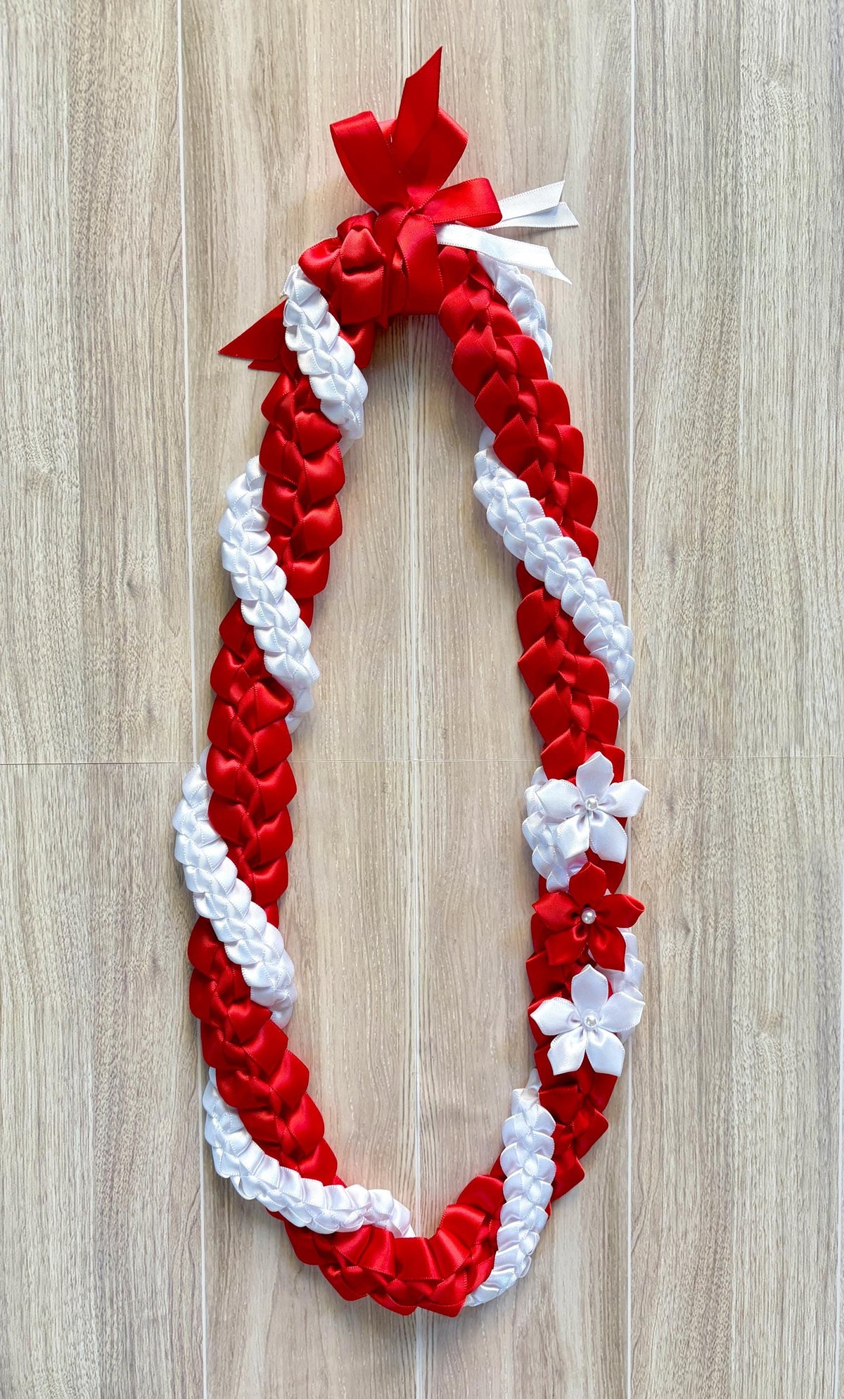 Red and White Wrap Ribbon Lei